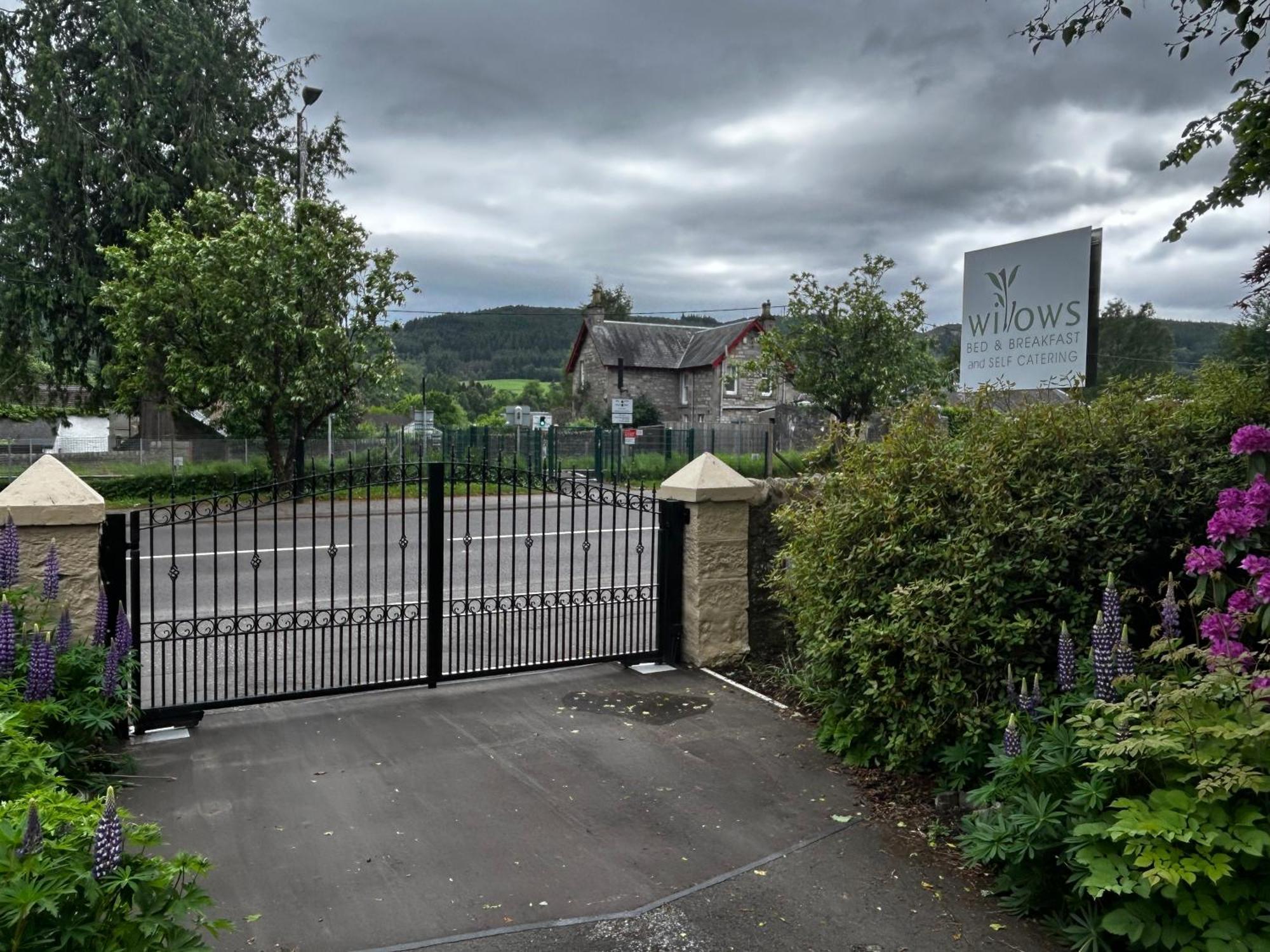 Willows Cottage Pitlochry Extérieur photo